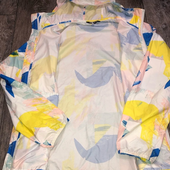 The North Face Flurry Wind Hoodie Rain Jacket- Youth Large (14/16) - Picture 4 of 8